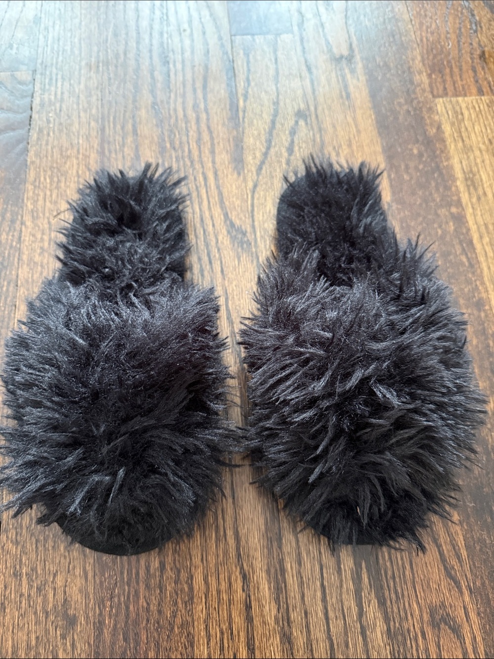 NWOT Black Fuzzy Slide Slippers Womens.
